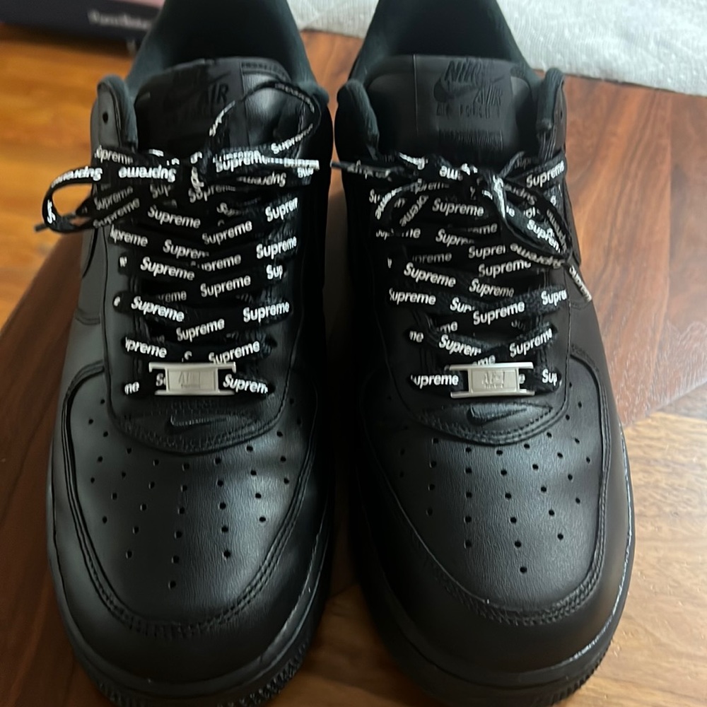 Black Air Force ones Nike air by supreme size men 9 1/2